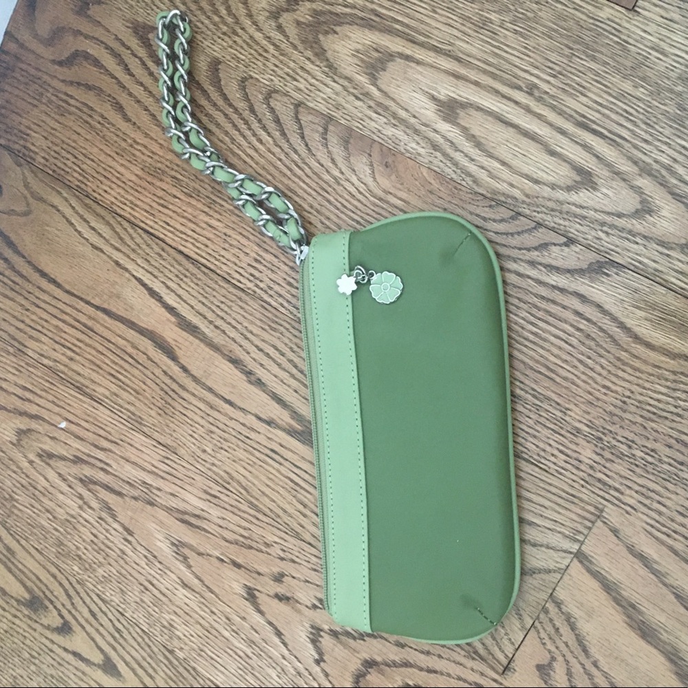 Green wristlet